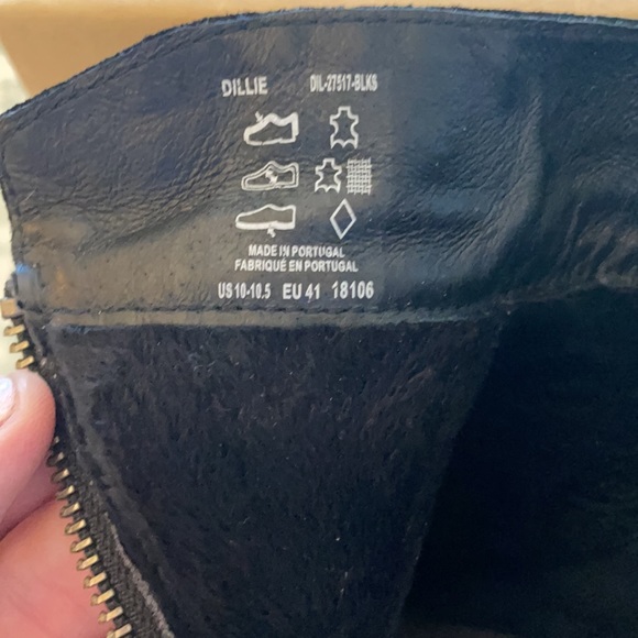 NWT Taos Dillie black suede boots Size 41 (U.S. 10 - 10.5) - Picture 7 of 12